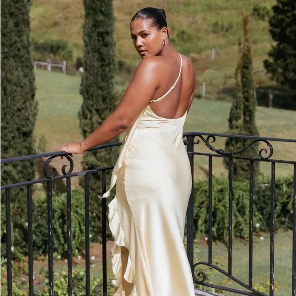 Petal & Pup Butter Yellow One-Shoulder Maxi Dress - Picture 2 of 5